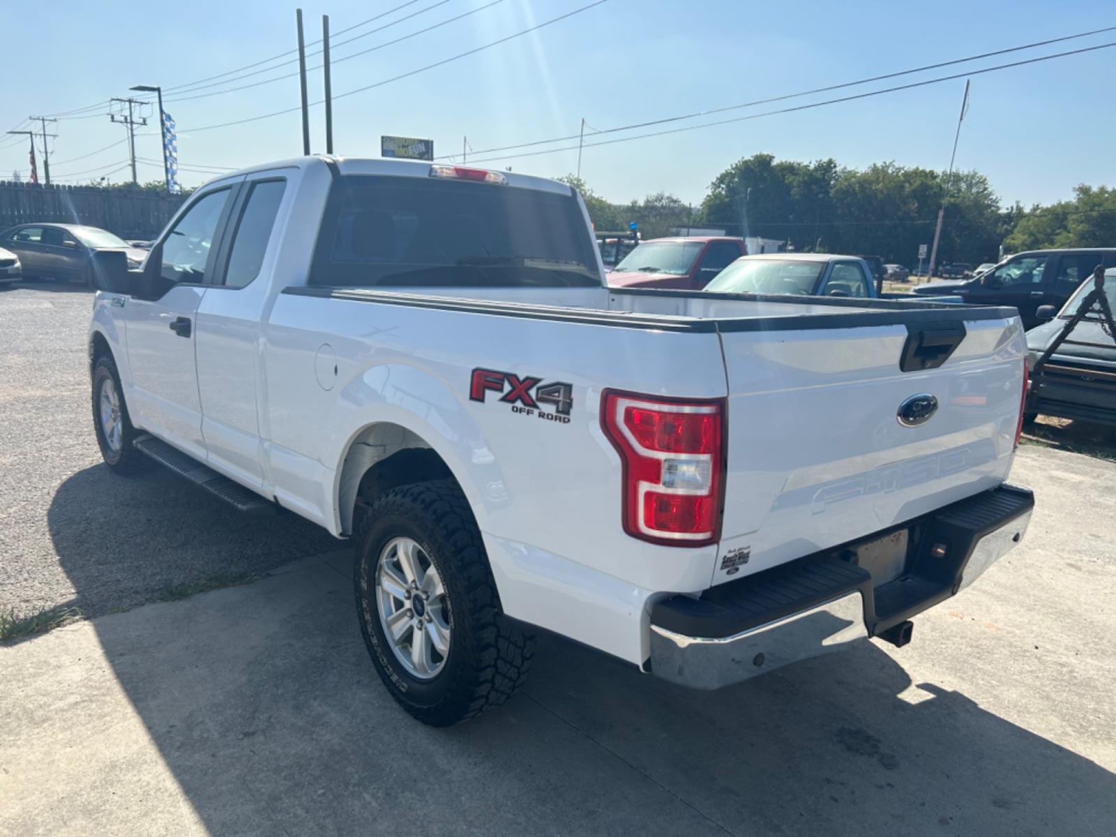 2019 White Ford F-150 XL SuperCab 6.5-ft. 4WD (1FTFX1E5XKK) with an 5.0L V8 OHV 16V engine, 6A transmission, located at 1687 Business 35 S, New Braunfels, TX, 78130, (830) 625-7159, 29.655487, -98.051491 - Photo #1